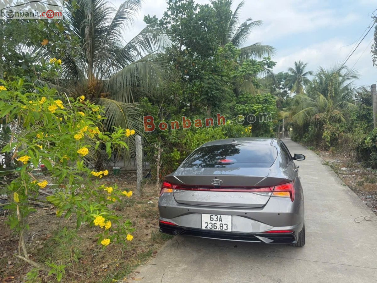 Hyundai Elantra 1.6 AT Đặc biệt 2023